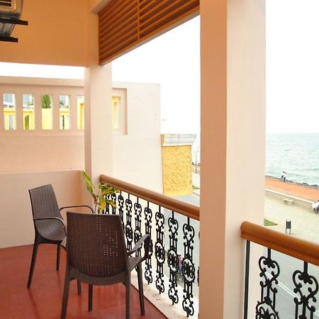 Cours Chabrol Hotel Pondicherry Bagian luar foto
