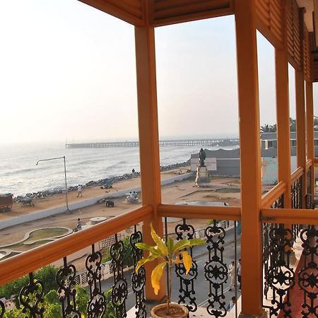 Cours Chabrol Hotel Pondicherry Bagian luar foto