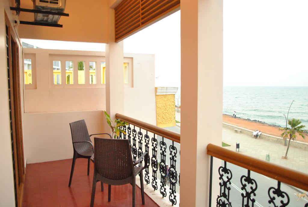 Cours Chabrol Hotel Pondicherry Bagian luar foto