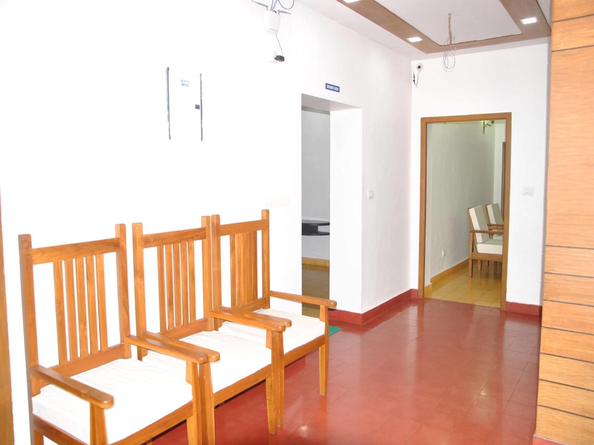 Cours Chabrol Hotel Pondicherry Bagian luar foto