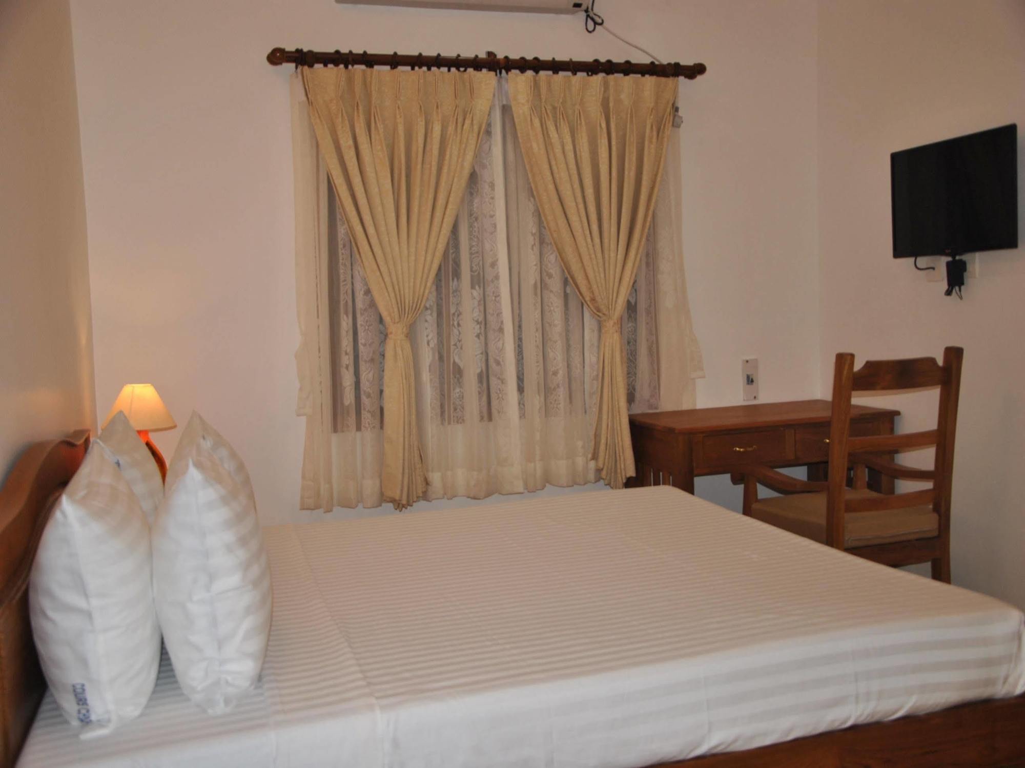 Cours Chabrol Hotel Pondicherry Bagian luar foto